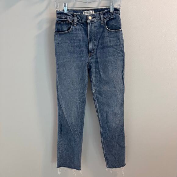 Abercrombie & Fitch The 90s Straight Ultra High Rise Jeans Size 26 / 2R